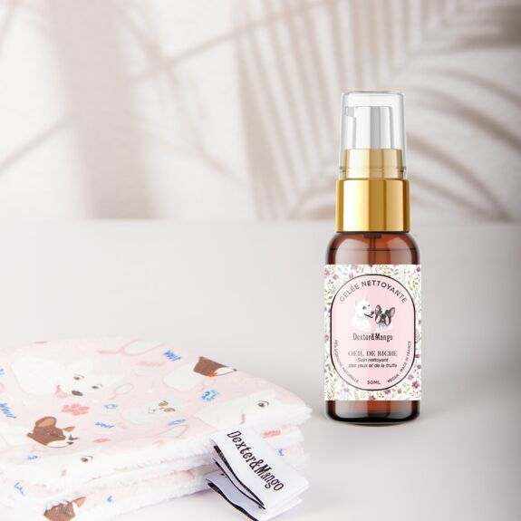 Vegan Dog Eye Cleansing Jelly with Natural Ingredients Bottle and Cloth.