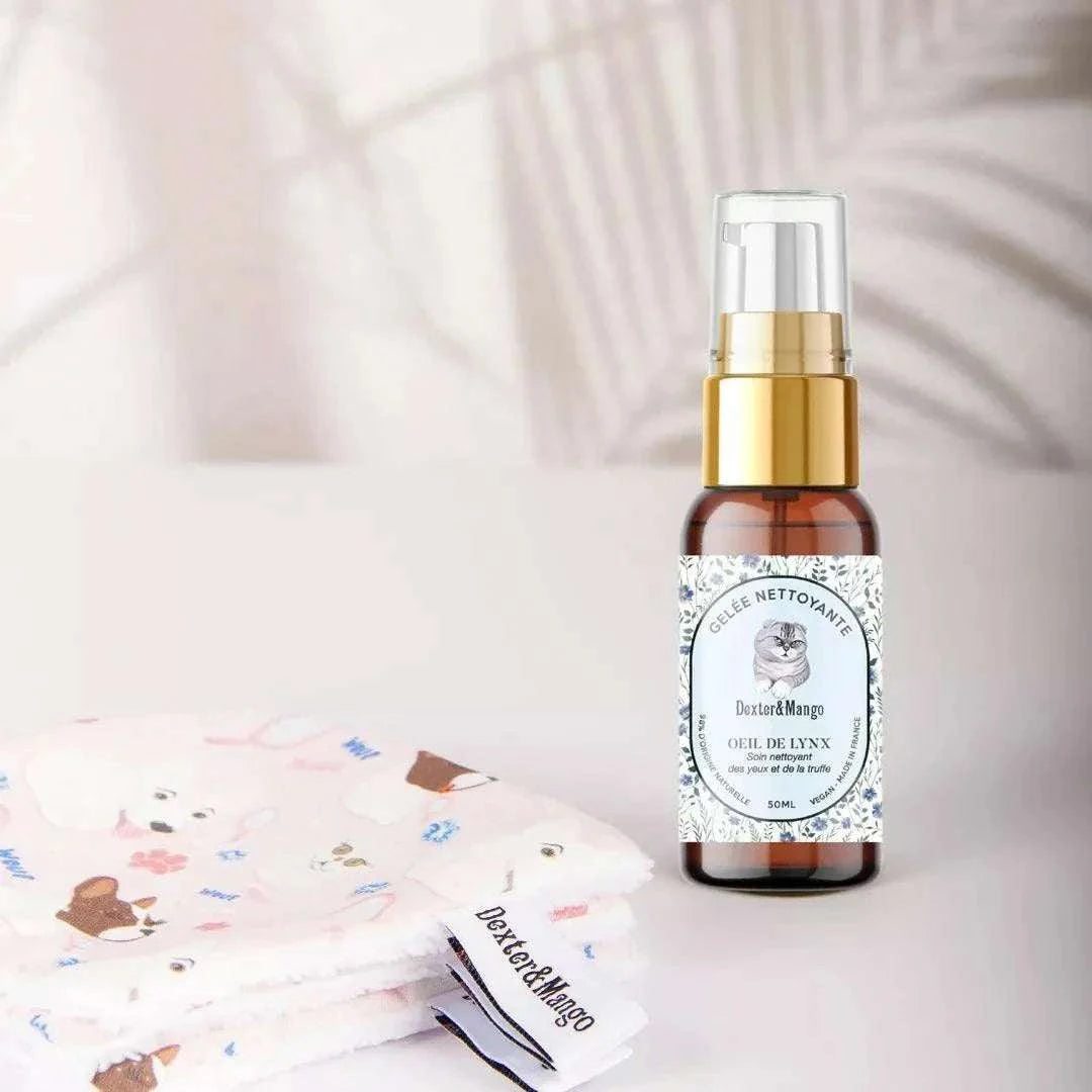 Lynx Eye Cleansing Jelly bottle with eco-friendly design and soft cleansing pads.